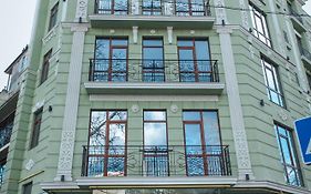 Alice Place Hotel